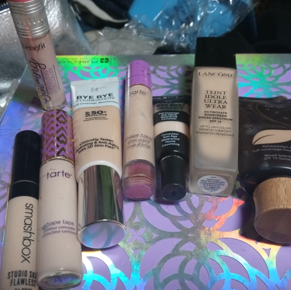 💚💚FOUNDATIONS & CONCEALERS GALORE💚💚